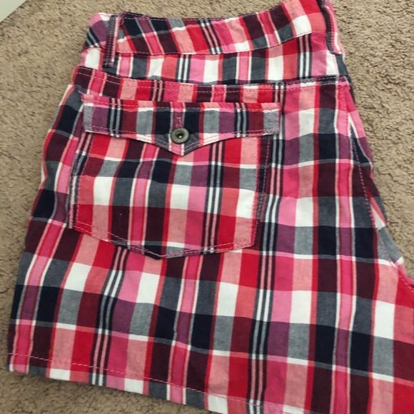 Shorts - Picture 3 of 3